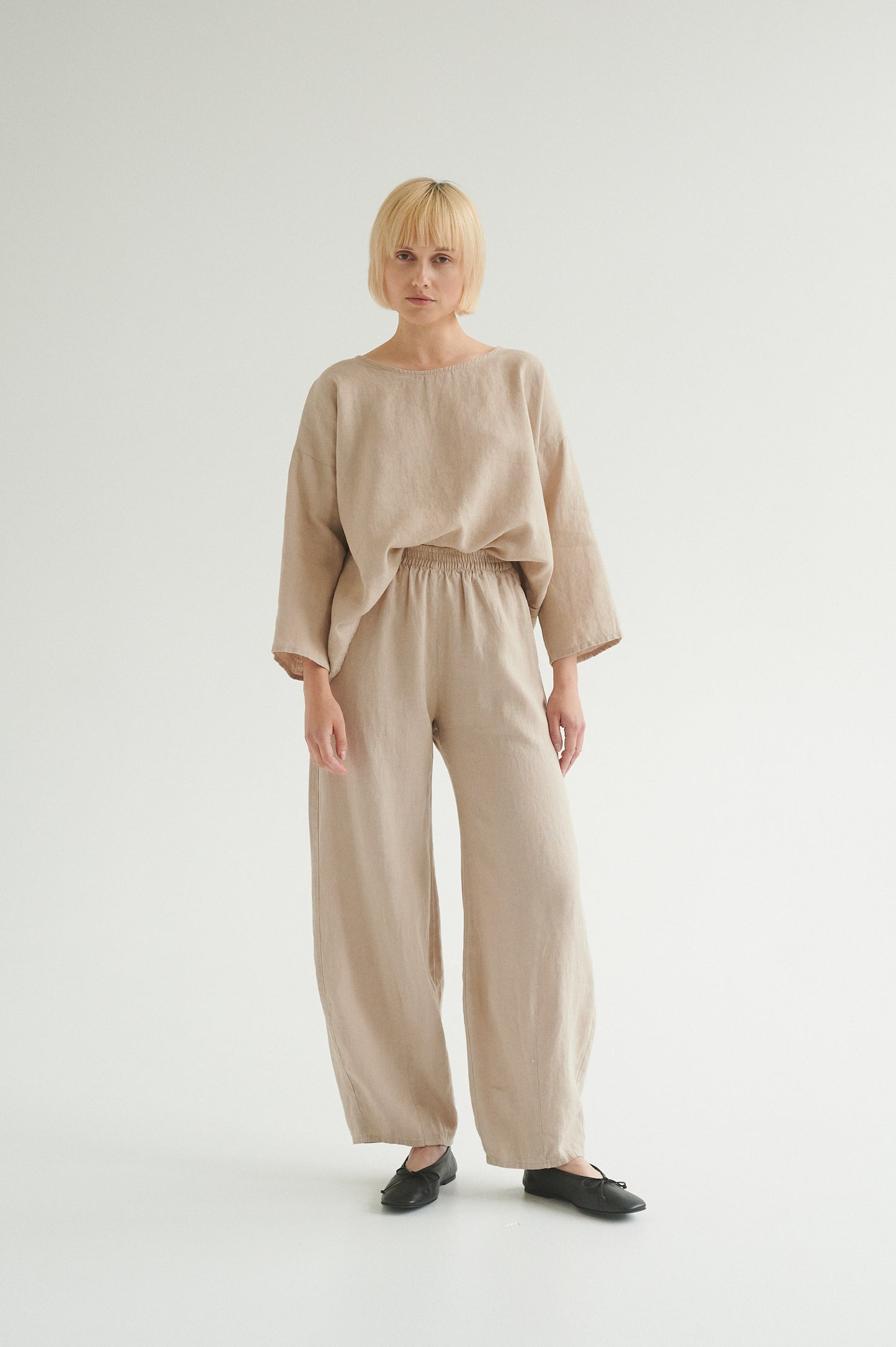 Barrel linen trousers