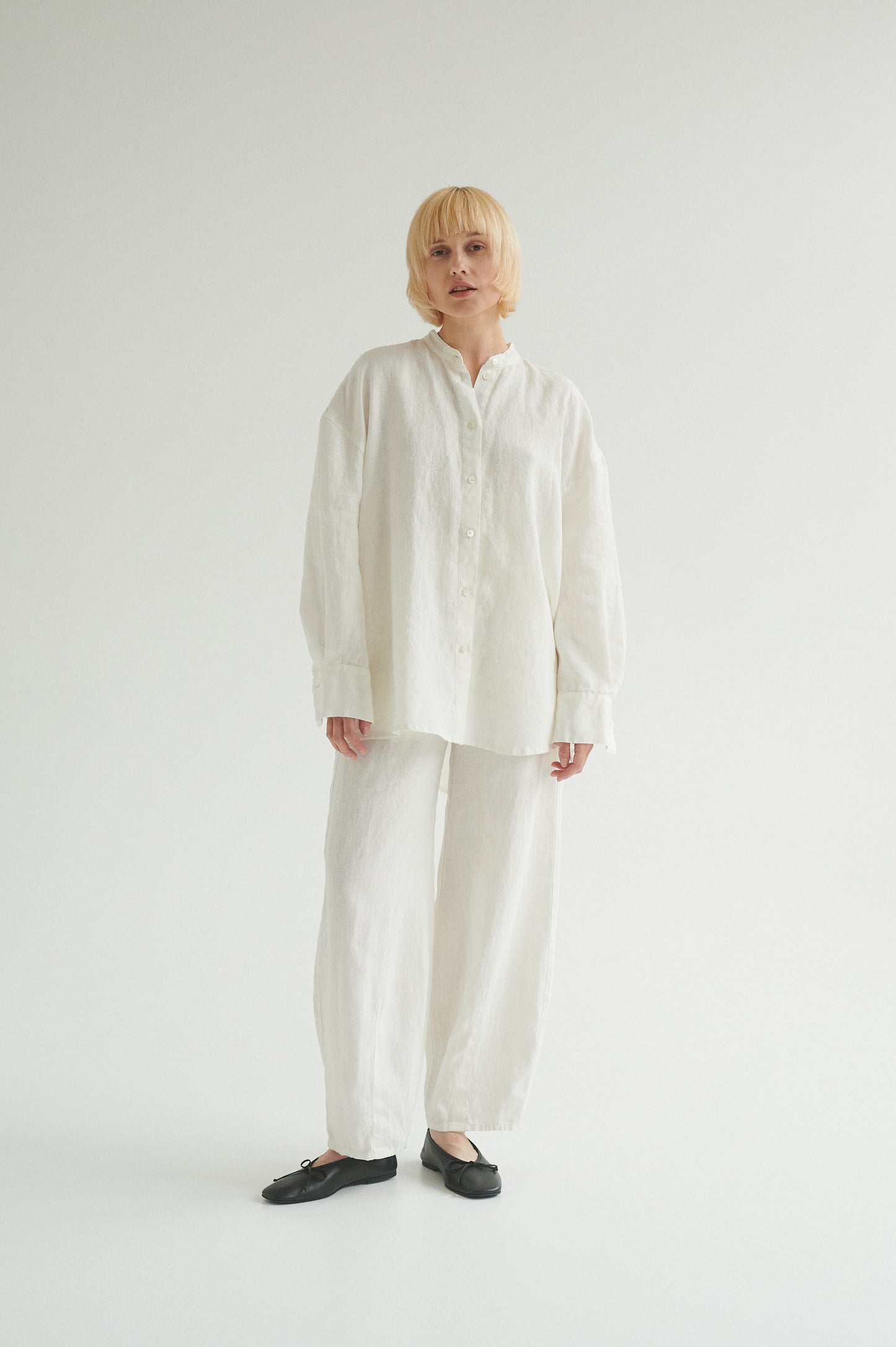 Barrel linen trousers