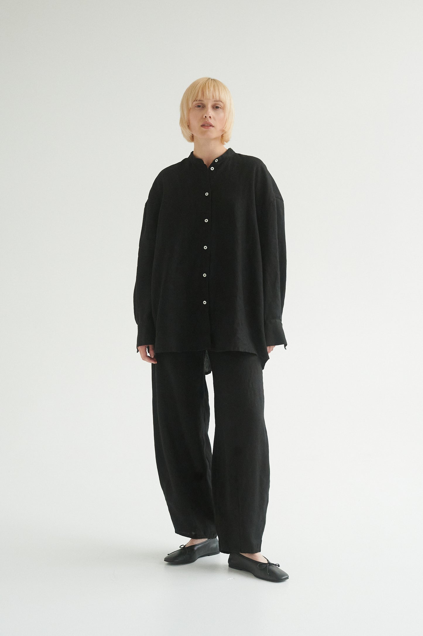 Barrel linen trousers